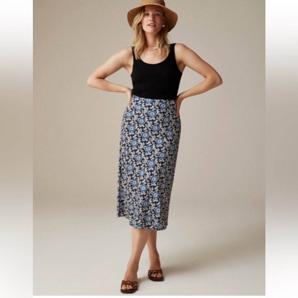 JCrew Gwyneth Slip Skirt in Floral Luster Charmeuse. Size Medium. NWOT.